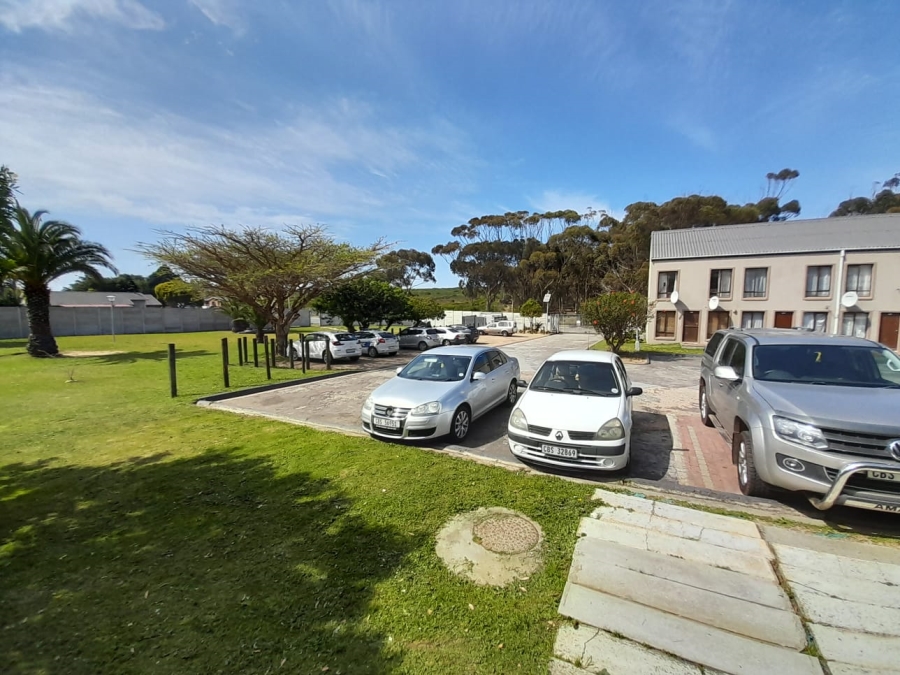 1 Bedroom Property for Sale in Heiderand Western Cape